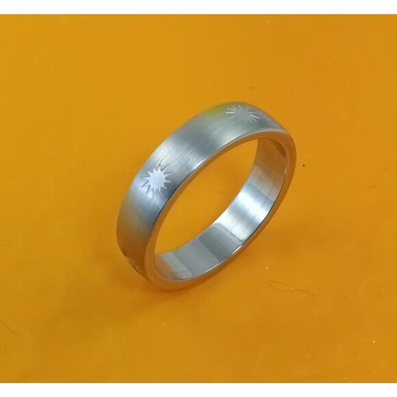 Elegant Vintage Quality Handcrafted Stainless Steel Starburst Ring Size 12.25 - Picture 5 of 10